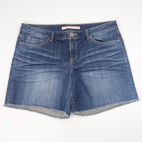 S&P by Standards and Practices Women’s Denim Shorts Size 31 Raw Hem Cutoff - Picture 1 of 9
